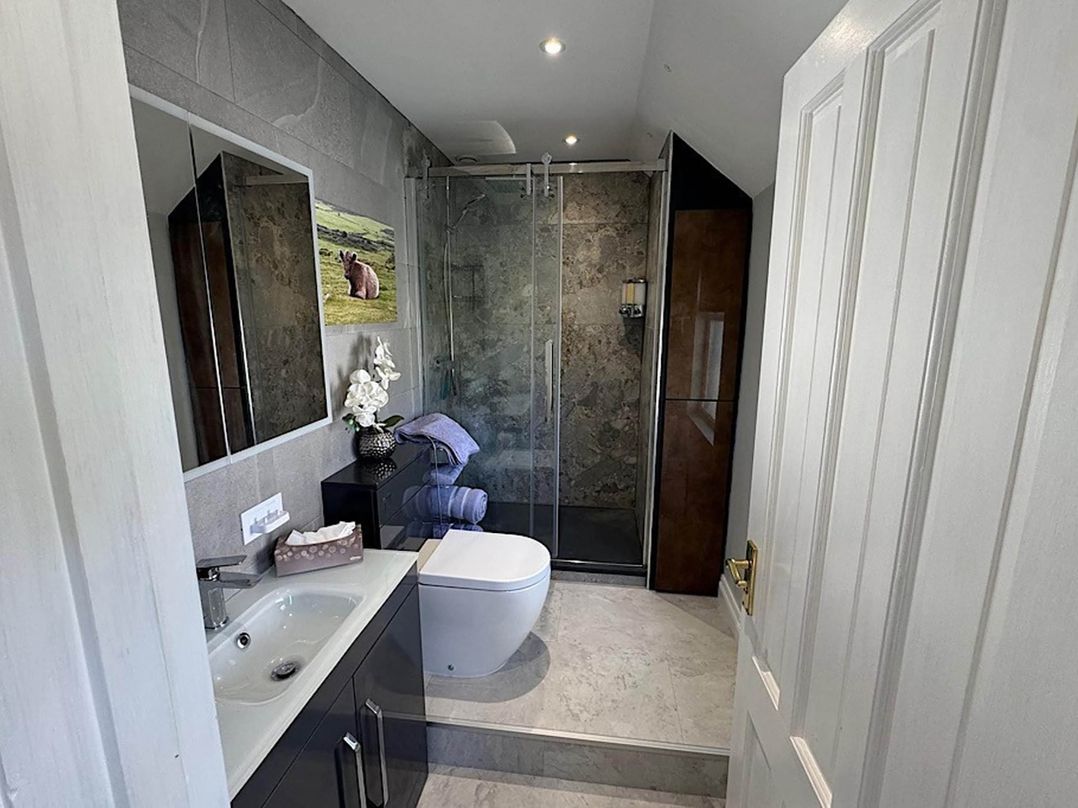 River Tamar Couples Retreat Dog Friendly