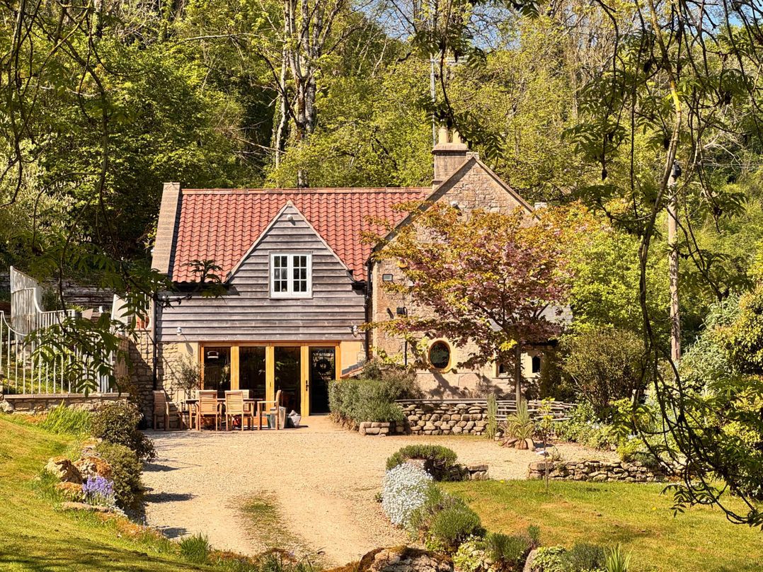 Cotswolds AoNB Cottage Modern Renovation Sleeps8