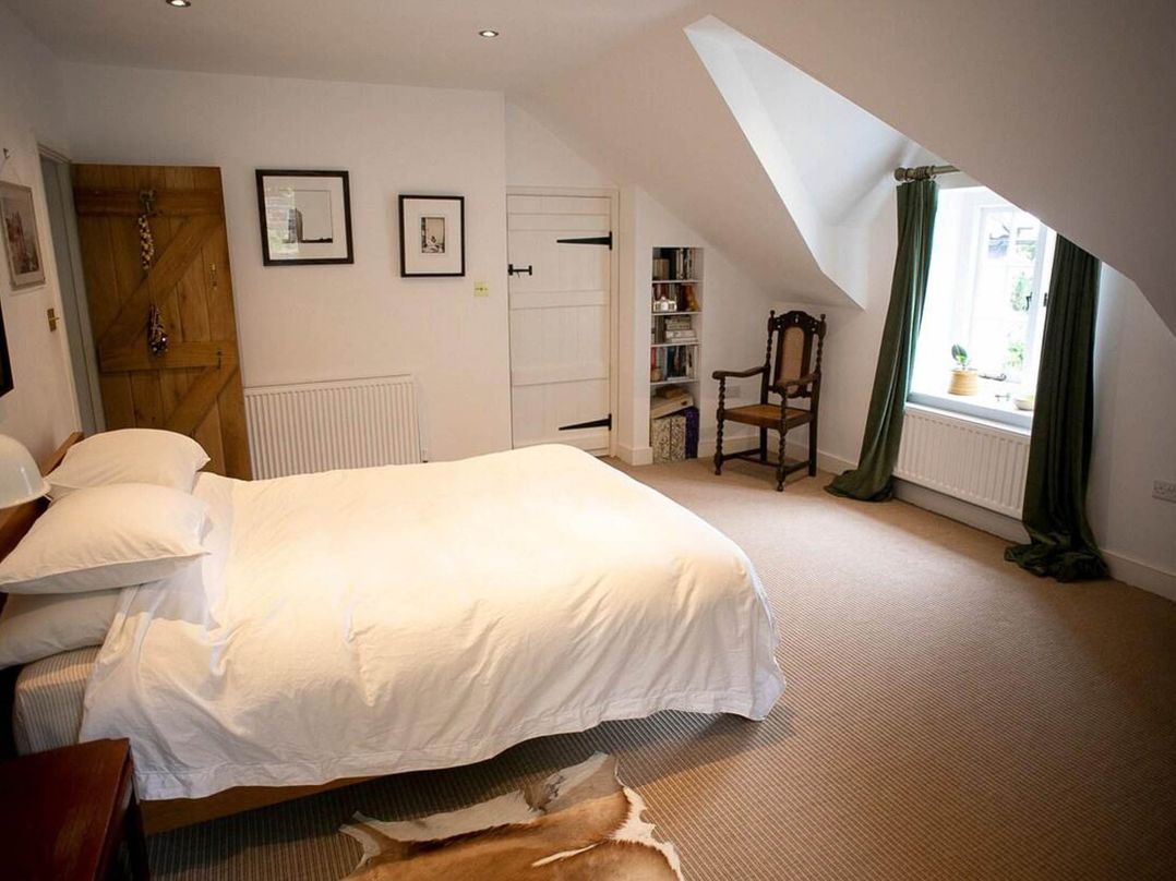 Cotswolds AoNB Cottage Modern Renovation Sleeps8