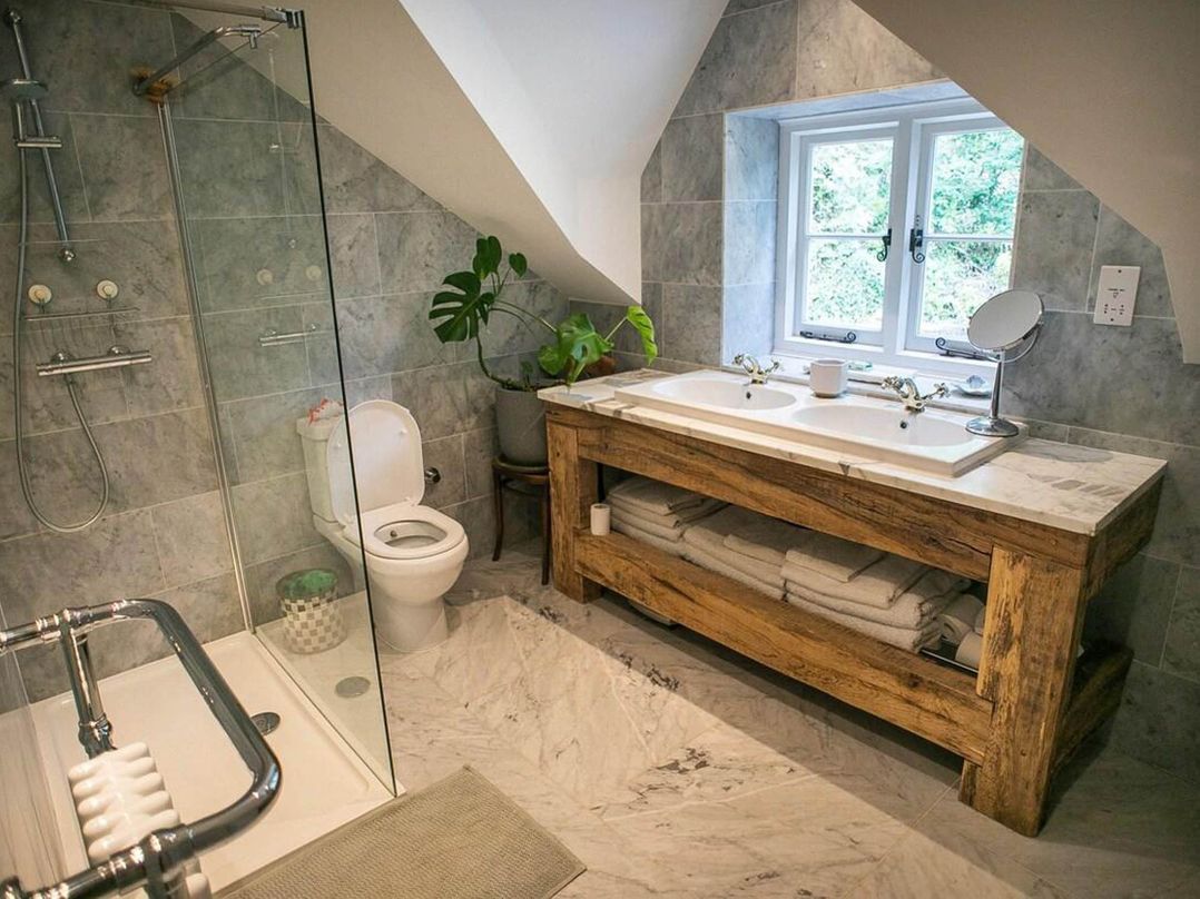 Cotswolds AoNB Cottage Modern Renovation Sleeps8