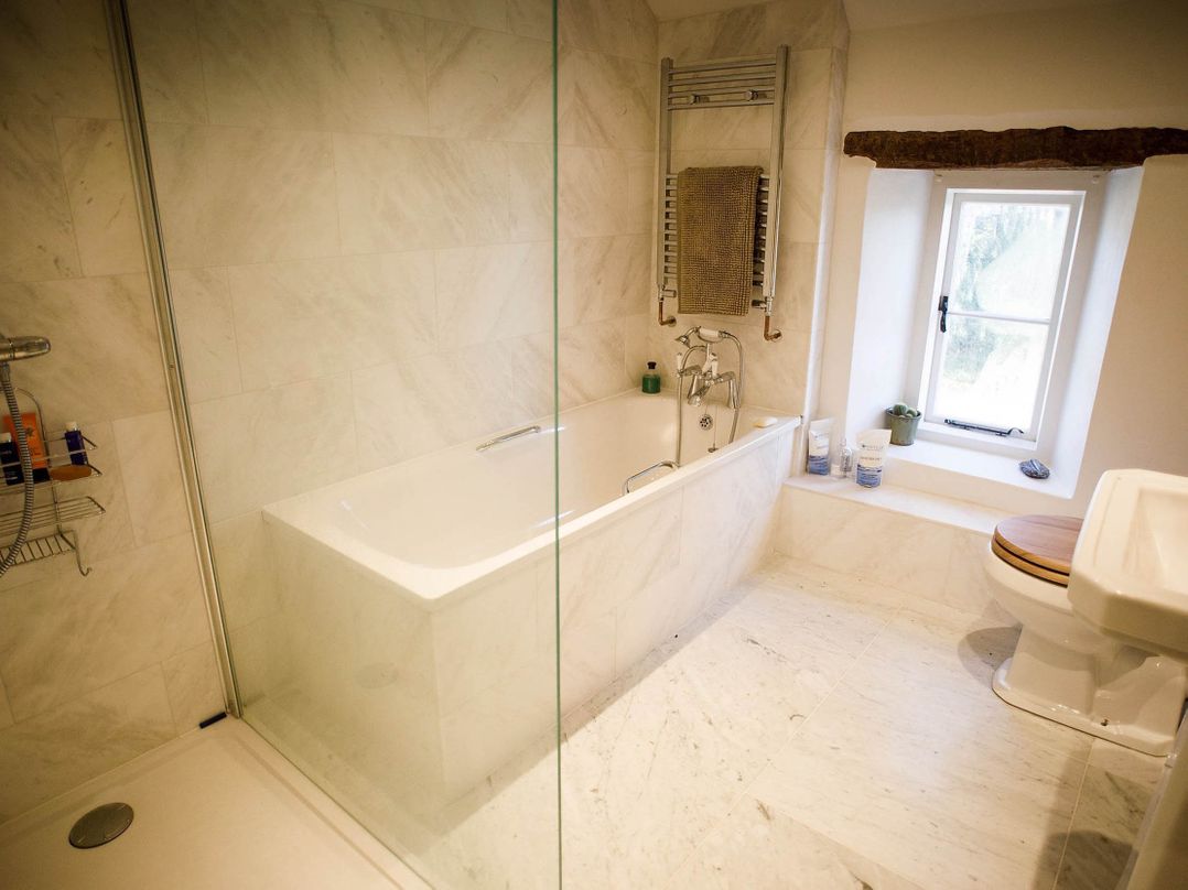 Cotswolds AoNB Cottage Modern Renovation Sleeps8