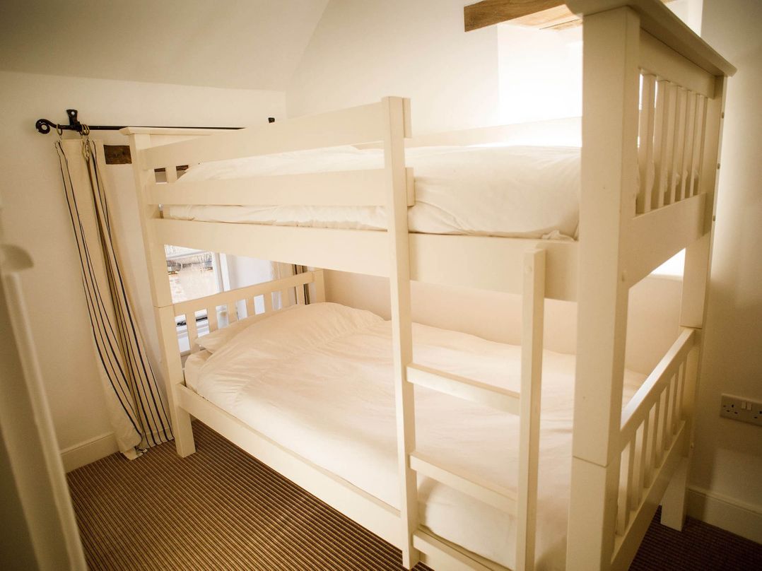 Cotswolds AoNB Cottage Modern Renovation Sleeps8