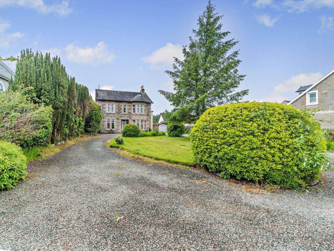 Dunoon Sleeps 17 Group Retreat with Parking