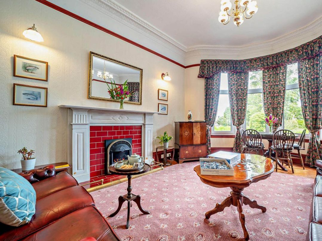Dunoon Sleeps 17 Group Retreat with Parking