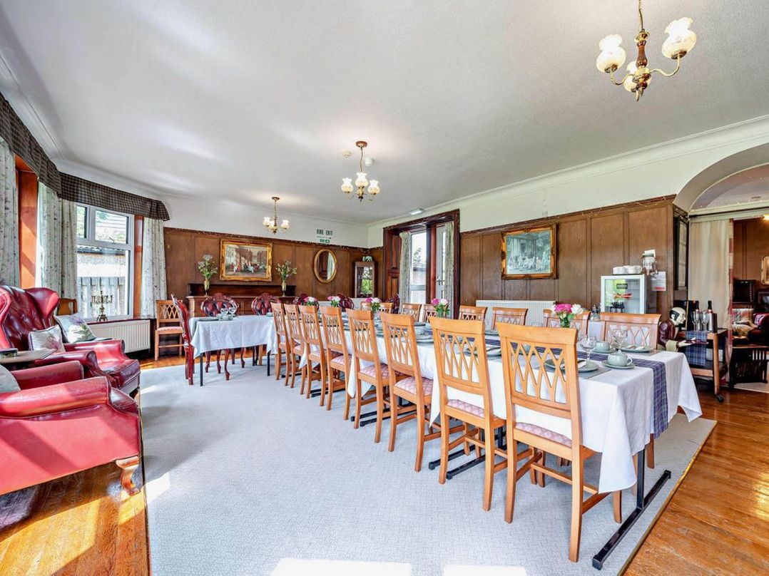 Dunoon Sleeps 17 Group Retreat with Parking