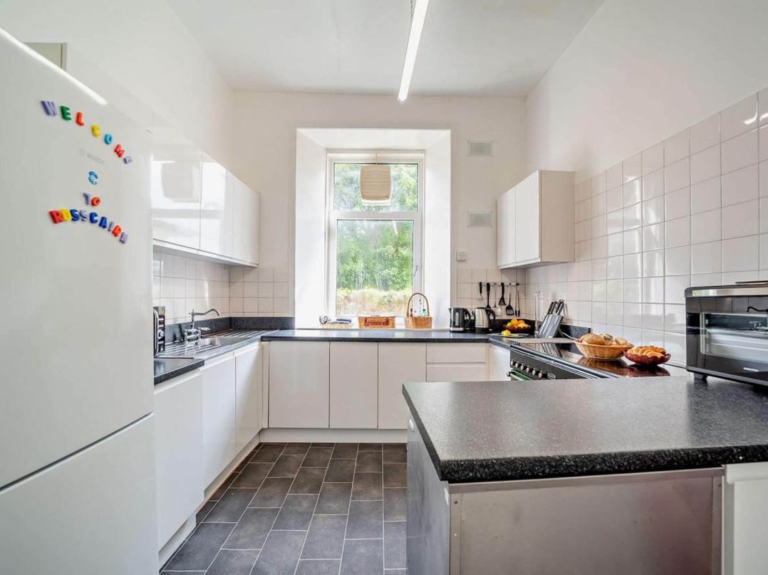 Dunoon Sleeps 17 Group Retreat with Parking