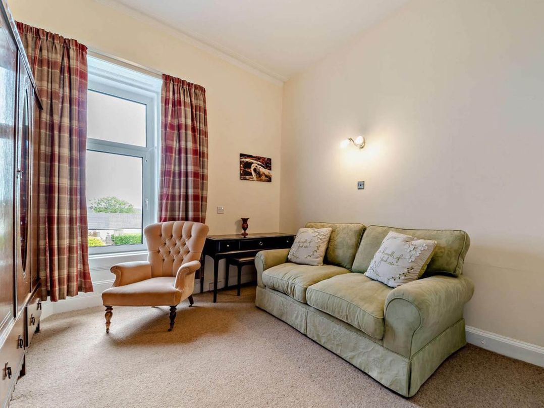 Dunoon Sleeps 17 Group Retreat with Parking