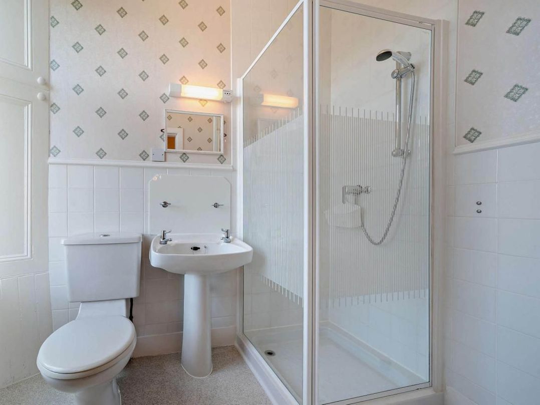 Dunoon Sleeps 17 Group Retreat with Parking