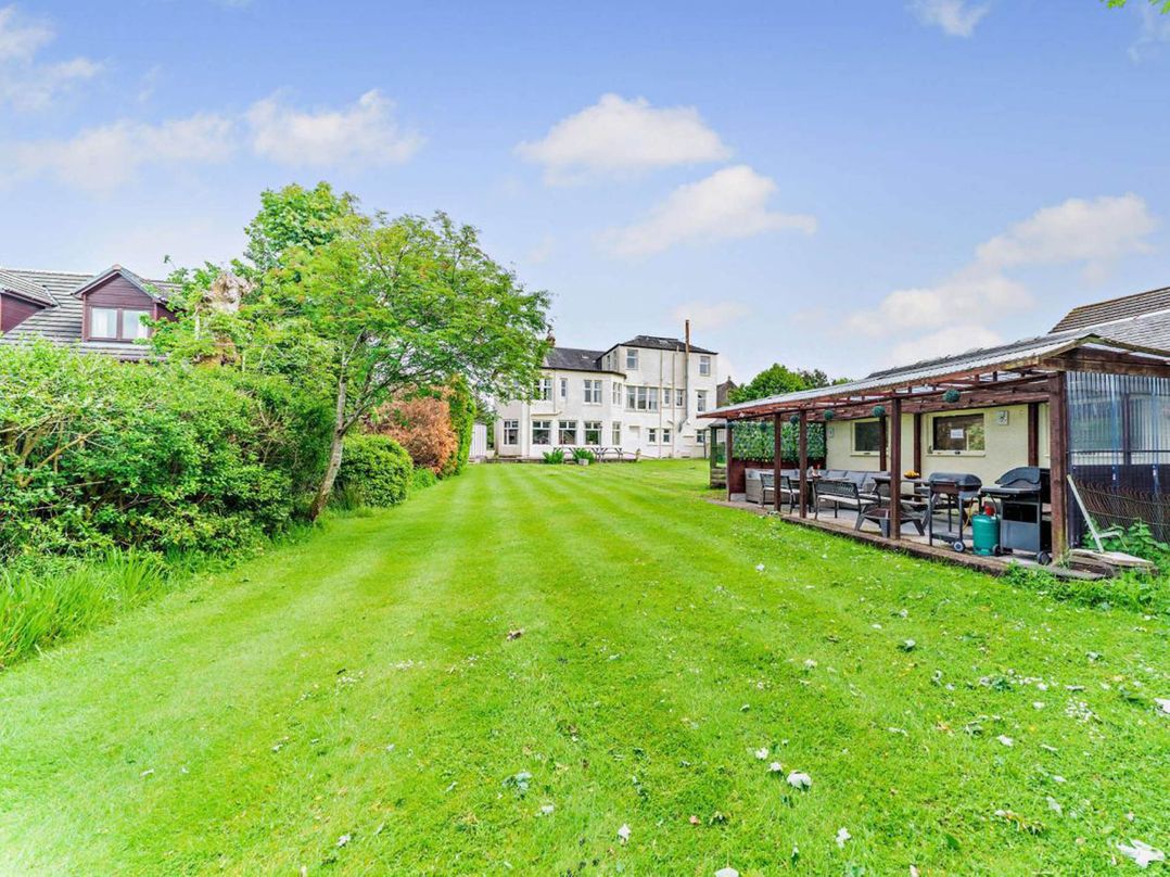 Dunoon Sleeps 17 Group Retreat with Parking