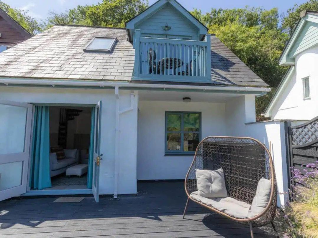 2 Bedrooms overlooking Little Petherick Creek