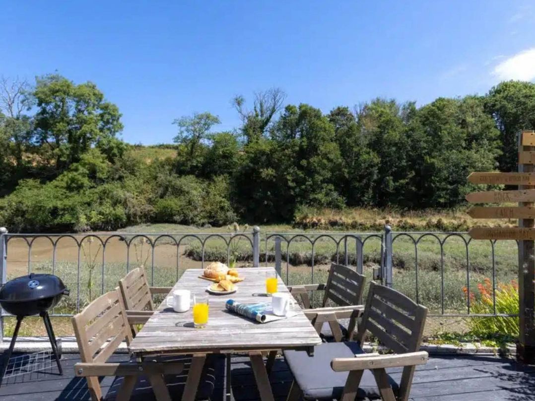 2 Bedrooms overlooking Little Petherick Creek