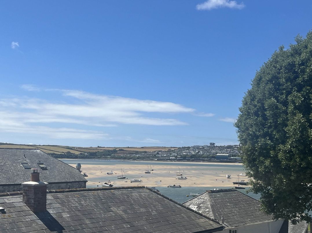 2 Bedrooms overlooking Little Petherick Creek
