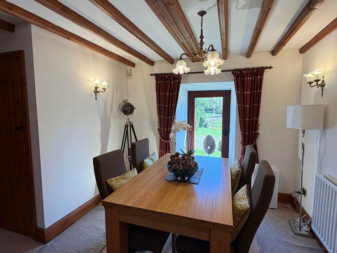 Barn Sleeps 4 Parking Near Alton Towers Peak Dist