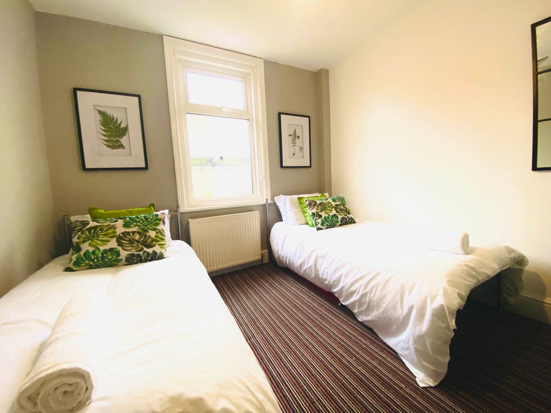 Blackpool 4 Beds Sleeps 10 Pet Friendly