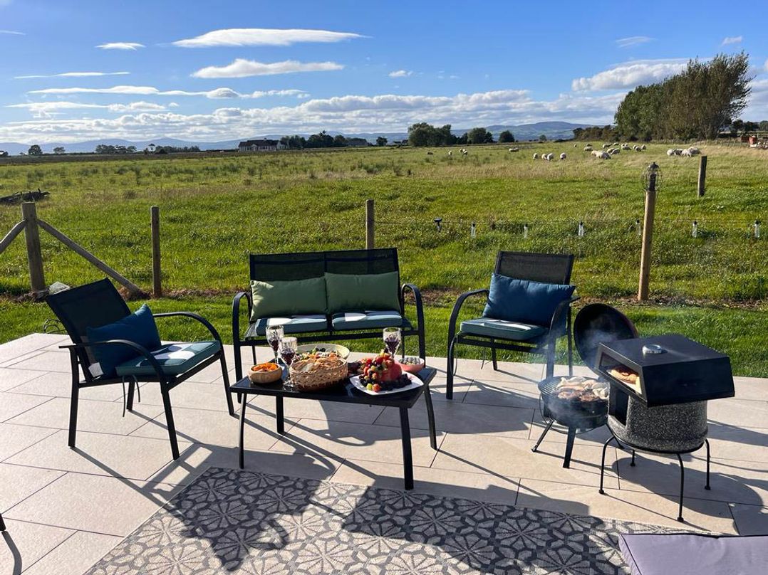 Sunset Cottage  Sleeps 6 with Parking Garden