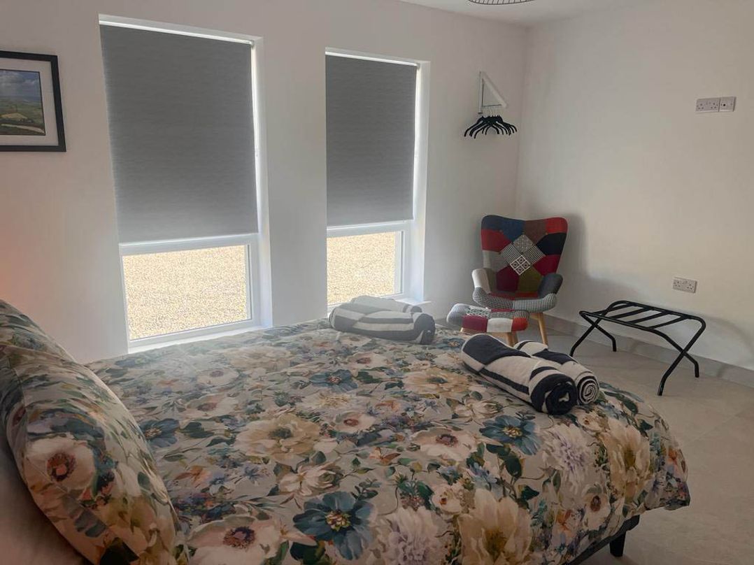 Sunset Cottage  Sleeps 6 with Parking Garden