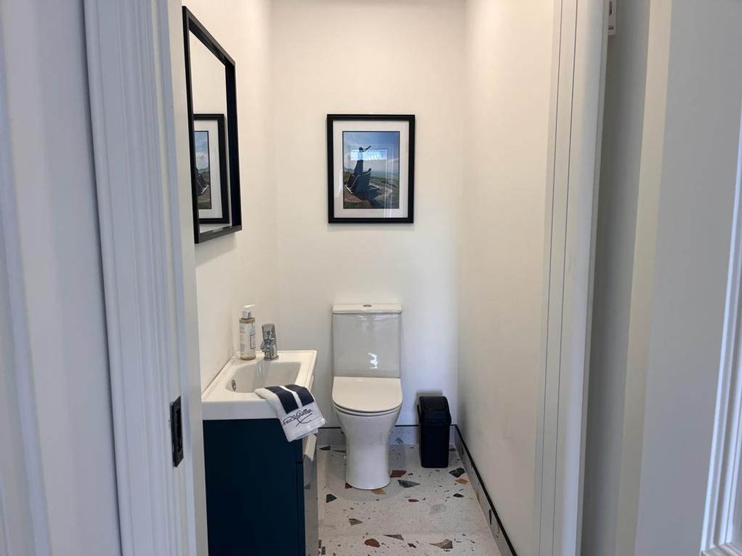 Sunset Cottage  Sleeps 6 with Parking Garden