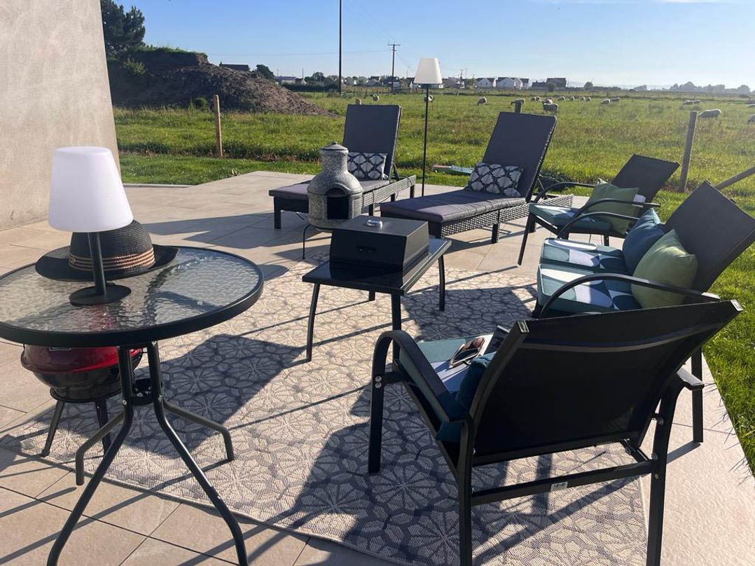 Sunset Cottage  Sleeps 6 with Parking Garden