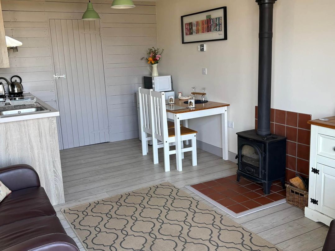 Poachers Hut 1Bed Cottage Sleeps 2 Pet Friendly