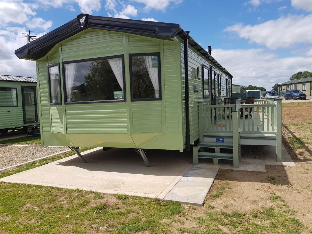 Caravan Sleeps4 Pet friendly with Parking Available