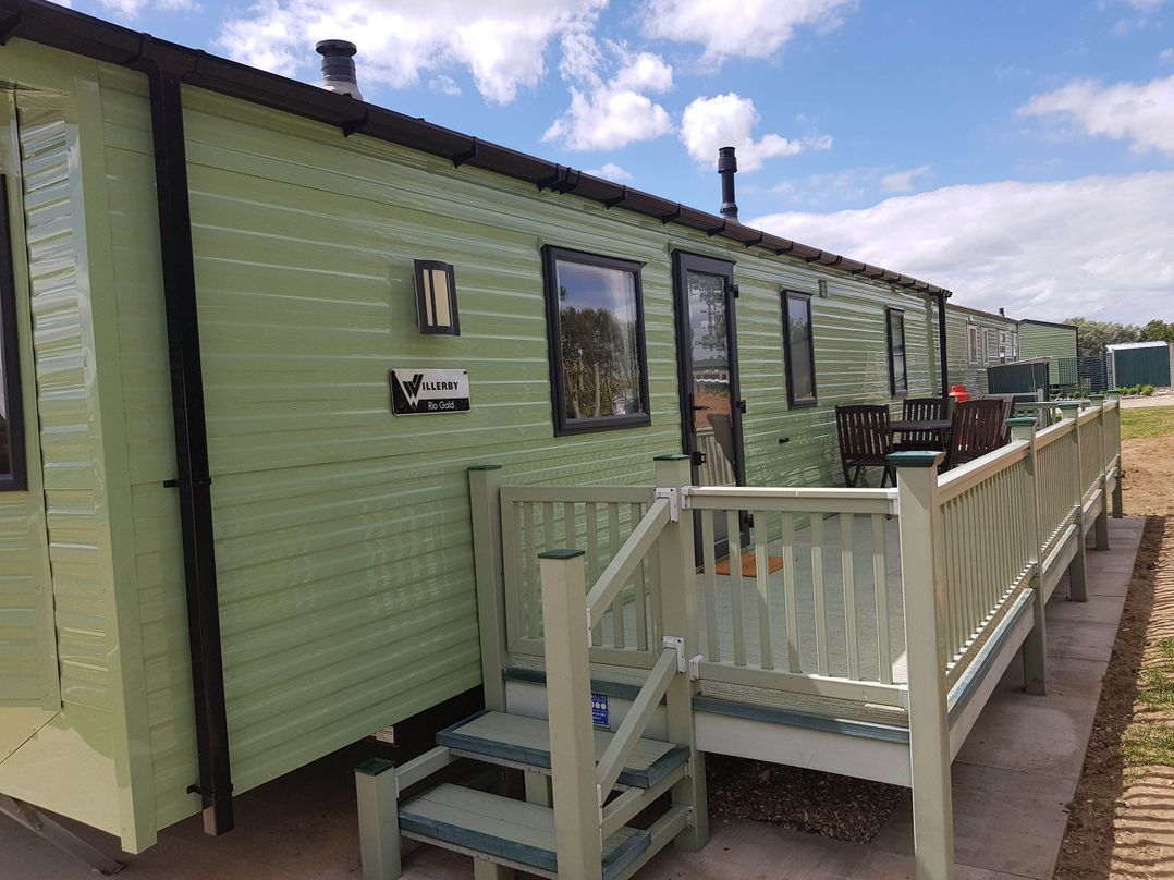 Caravan Sleeps4 Pet friendly with Parking Available
