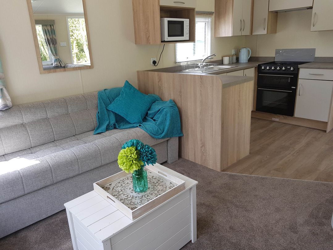 Caravan Sleeps4 Pet friendly with Parking Available