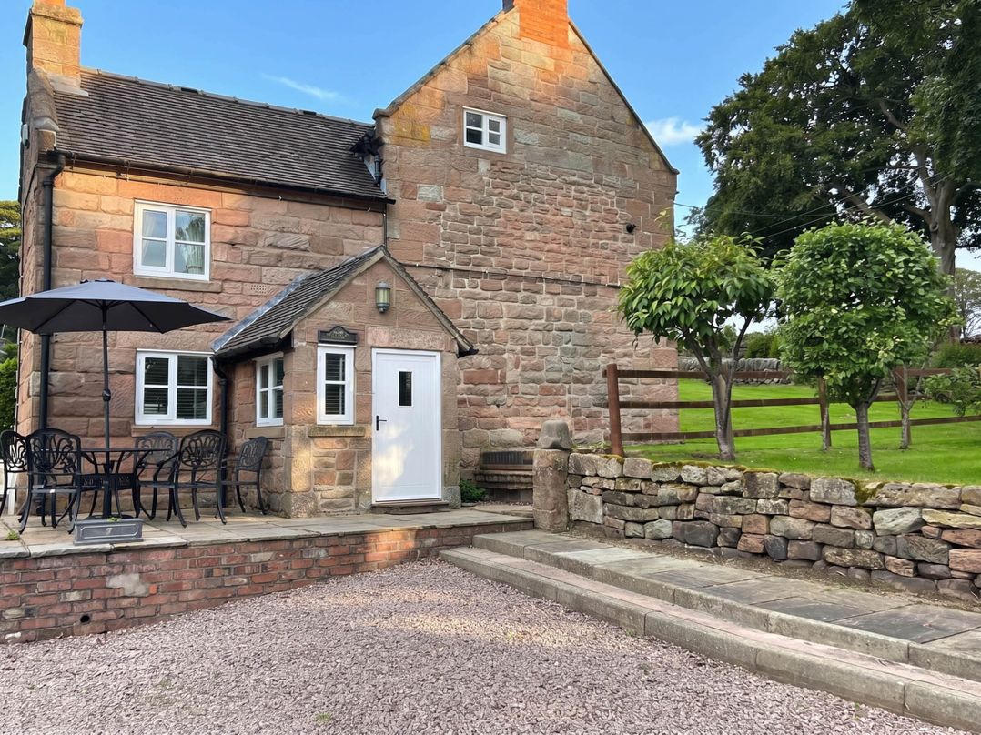 Farmhouse Sleeps 5 Near Alton Towers Peak District