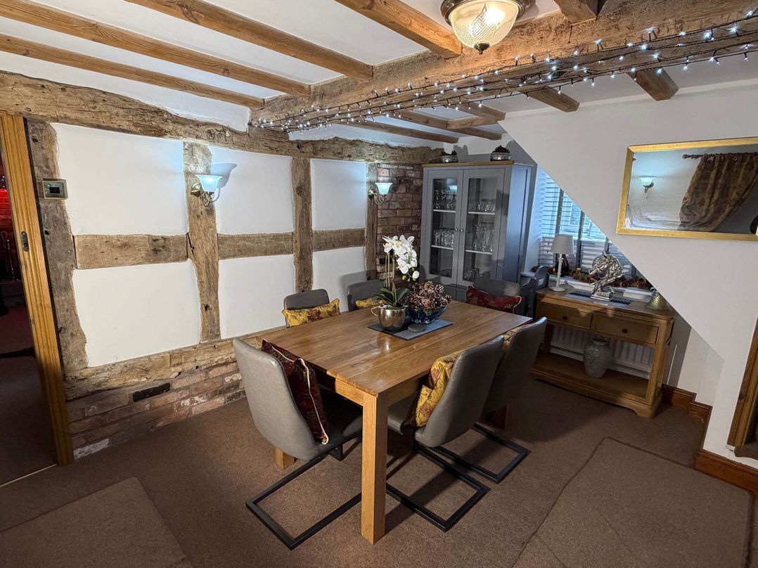 Farmhouse Sleeps 5 Near Alton Towers Peak District