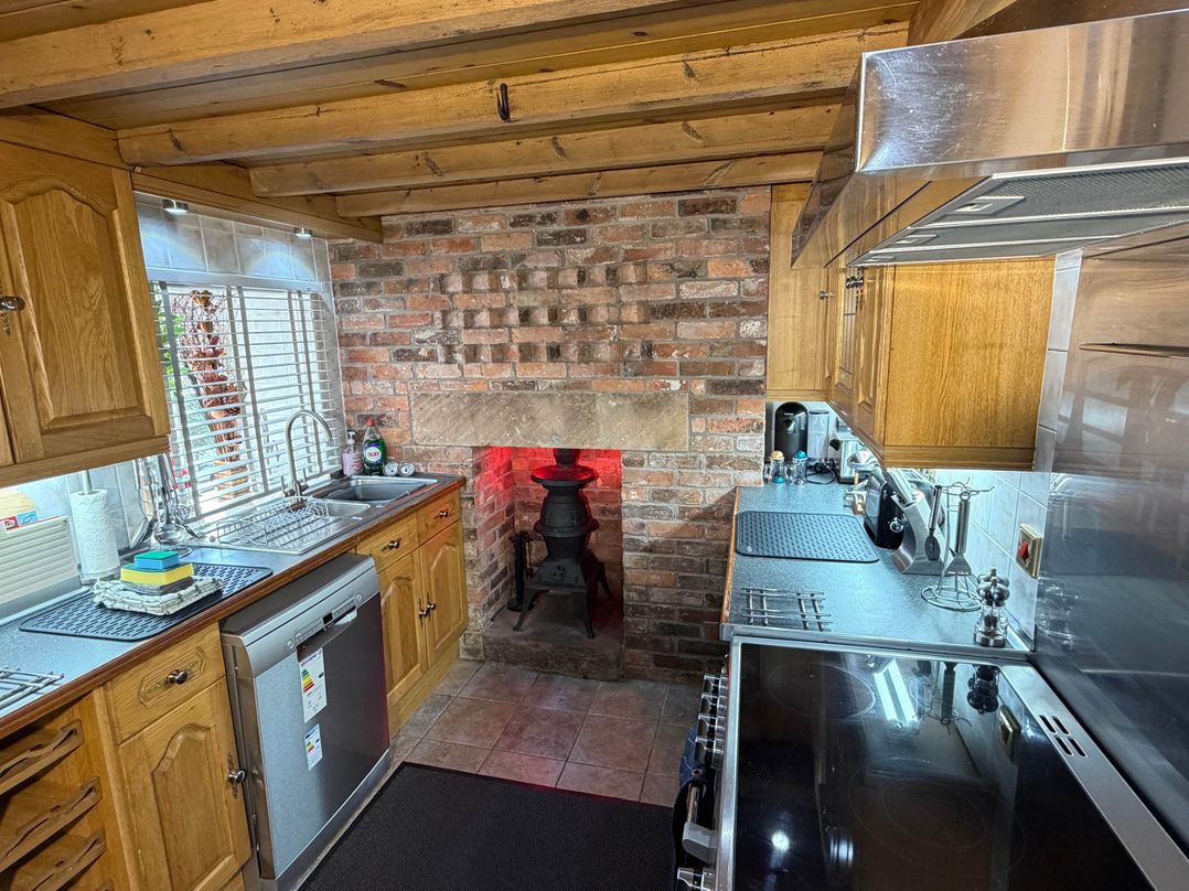 Farmhouse Sleeps 5 Near Alton Towers Peak District