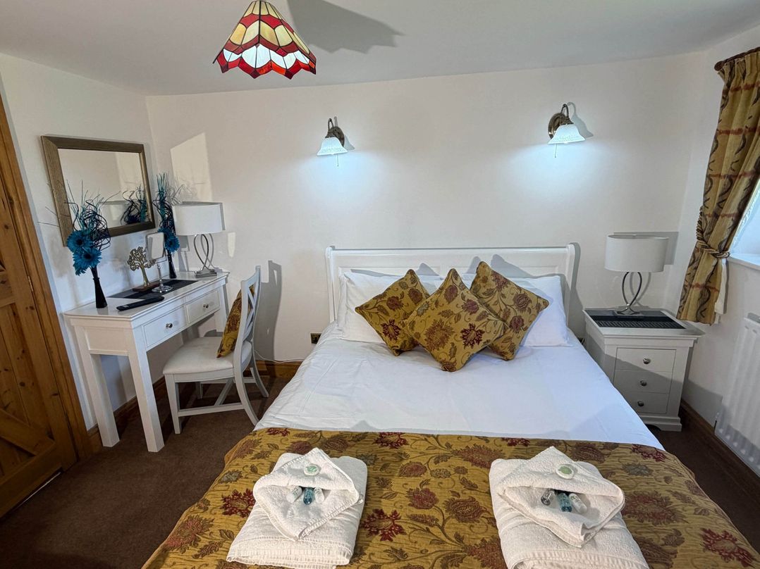 Farmhouse Sleeps 5 Near Alton Towers Peak District