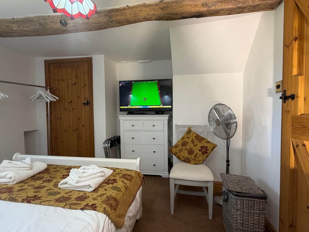 Farmhouse Sleeps 5 Near Alton Towers Peak District