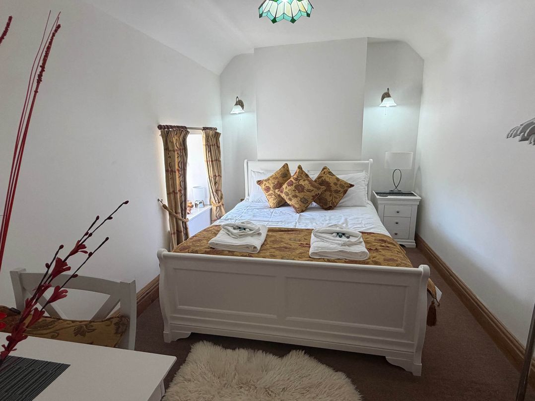 Farmhouse Sleeps 5 Near Alton Towers Peak District