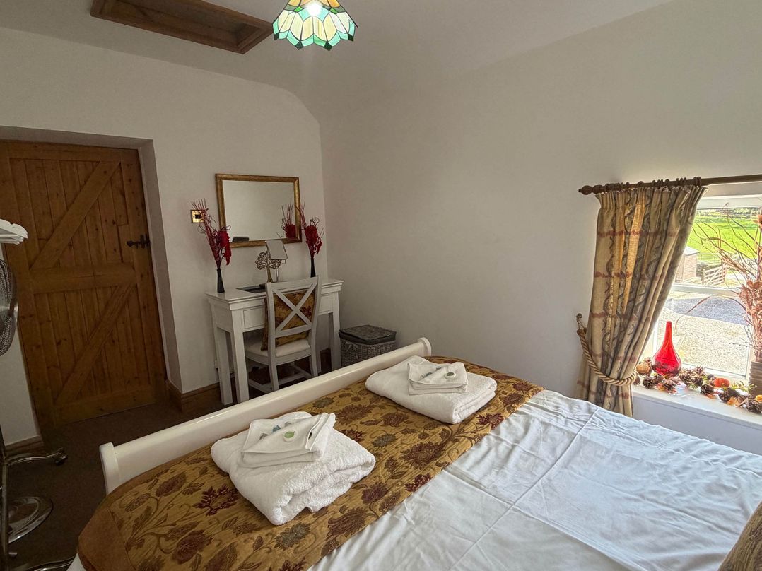 Farmhouse Sleeps 5 Near Alton Towers Peak District