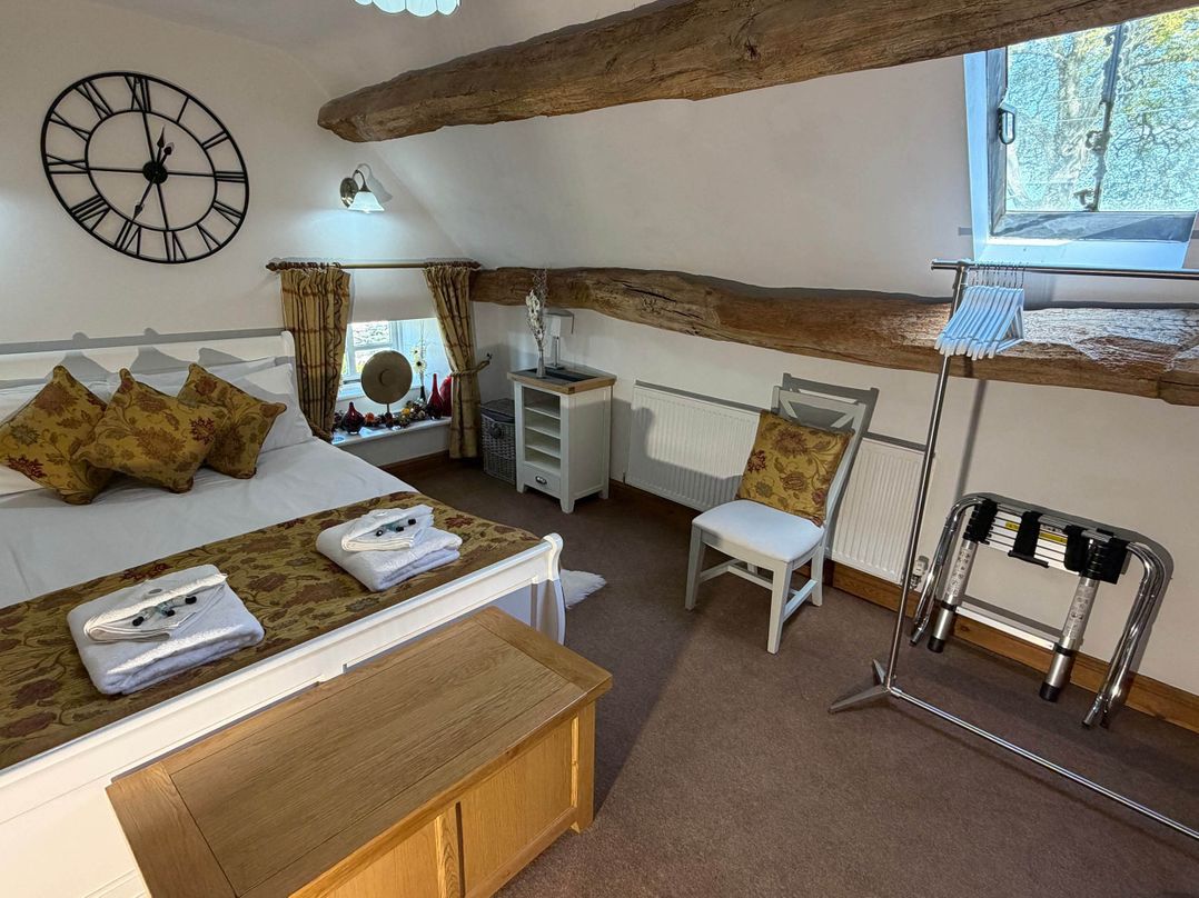 Farmhouse Sleeps 5 Near Alton Towers Peak District