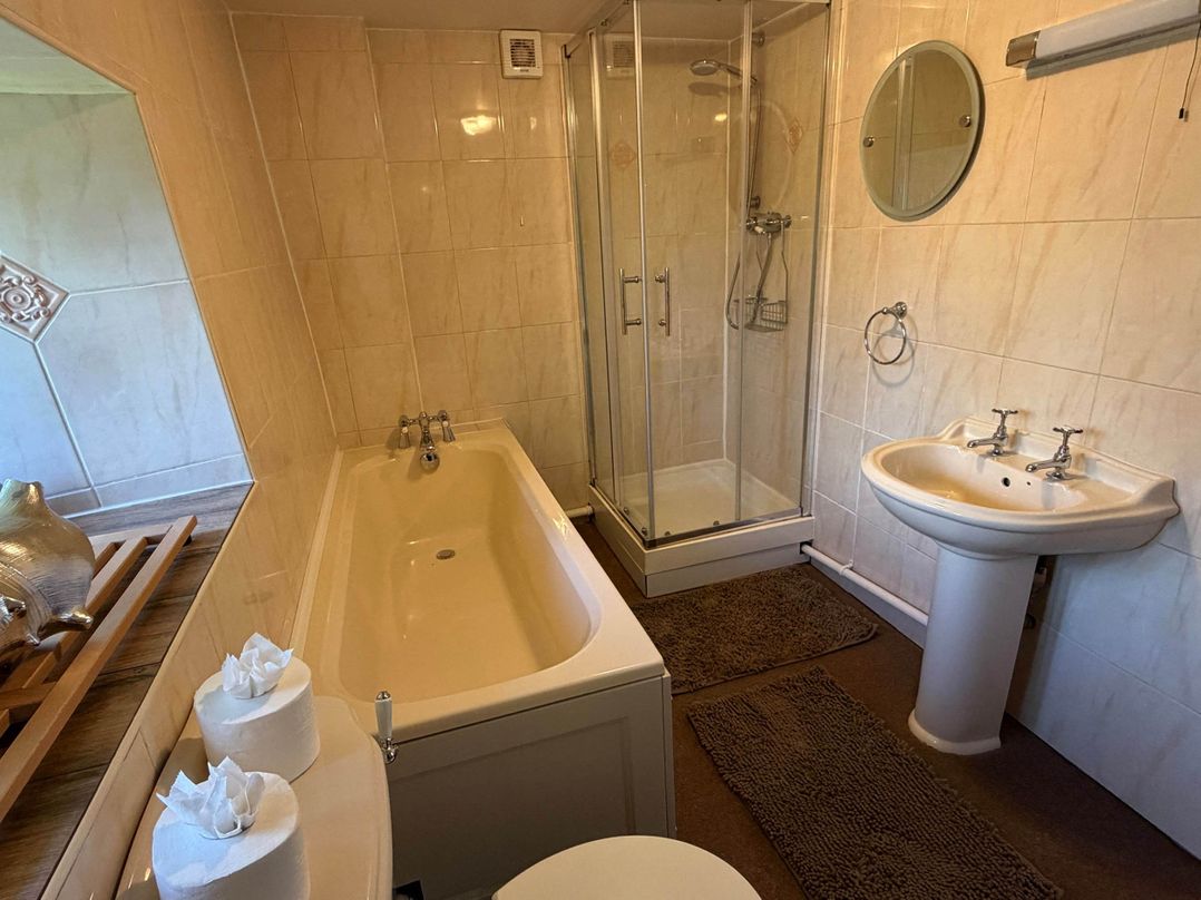 Farmhouse Sleeps 5 Near Alton Towers Peak District