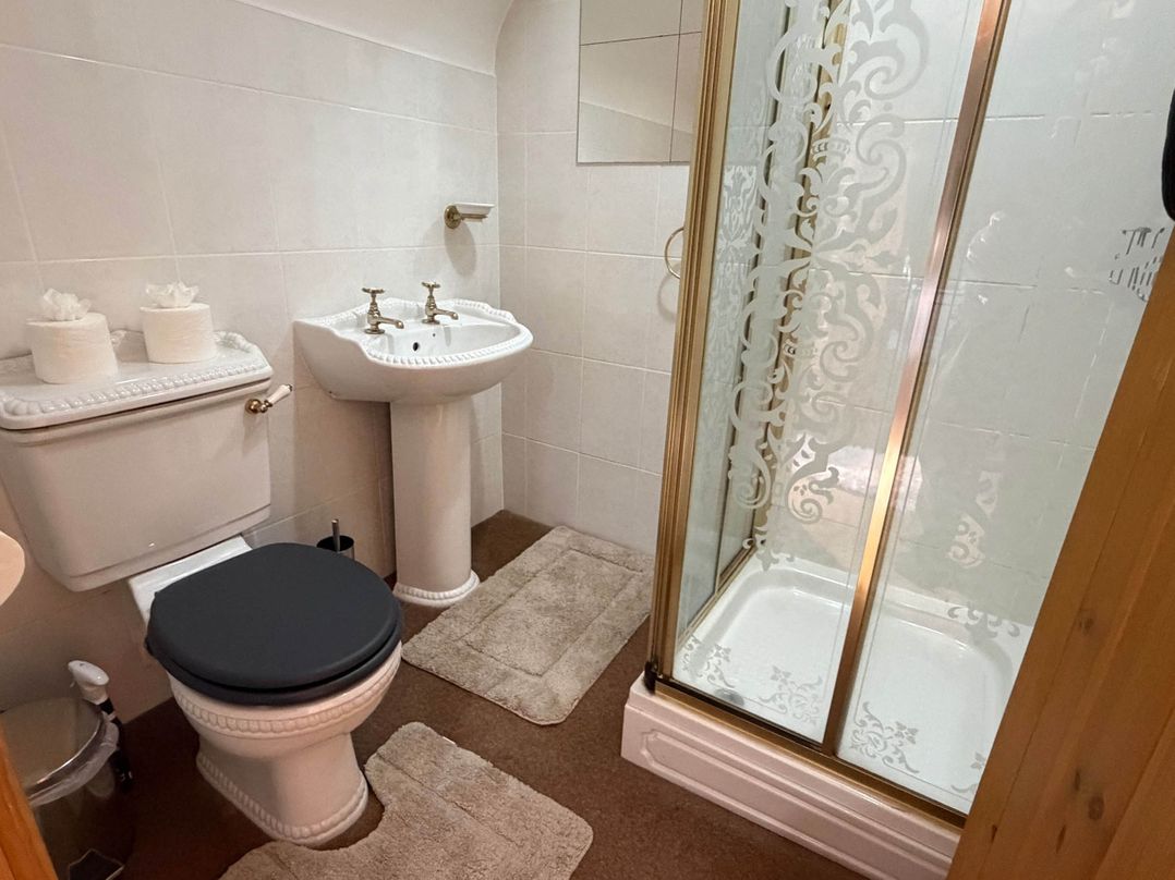 Farmhouse Sleeps 5 Near Alton Towers Peak District
