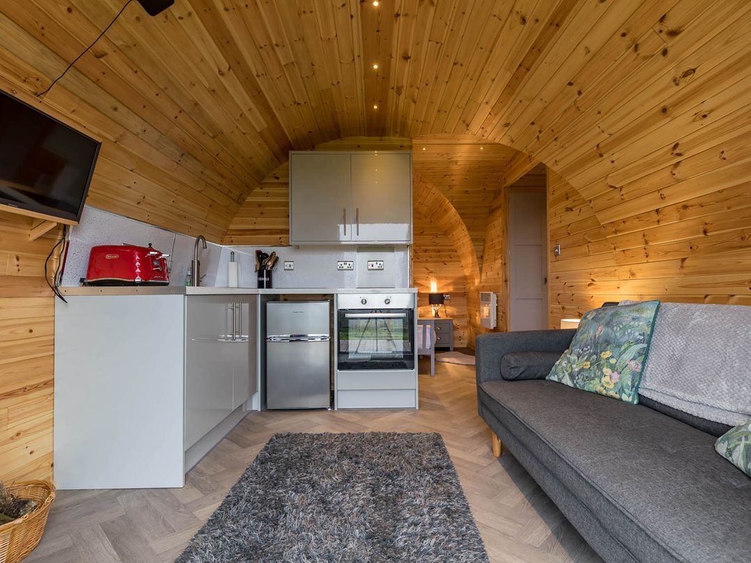 The Lodge at Brambles Farm Sleeps 4  Hot Tub