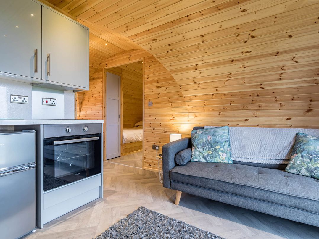 The Lodge at Brambles Farm Sleeps 4  Hot Tub