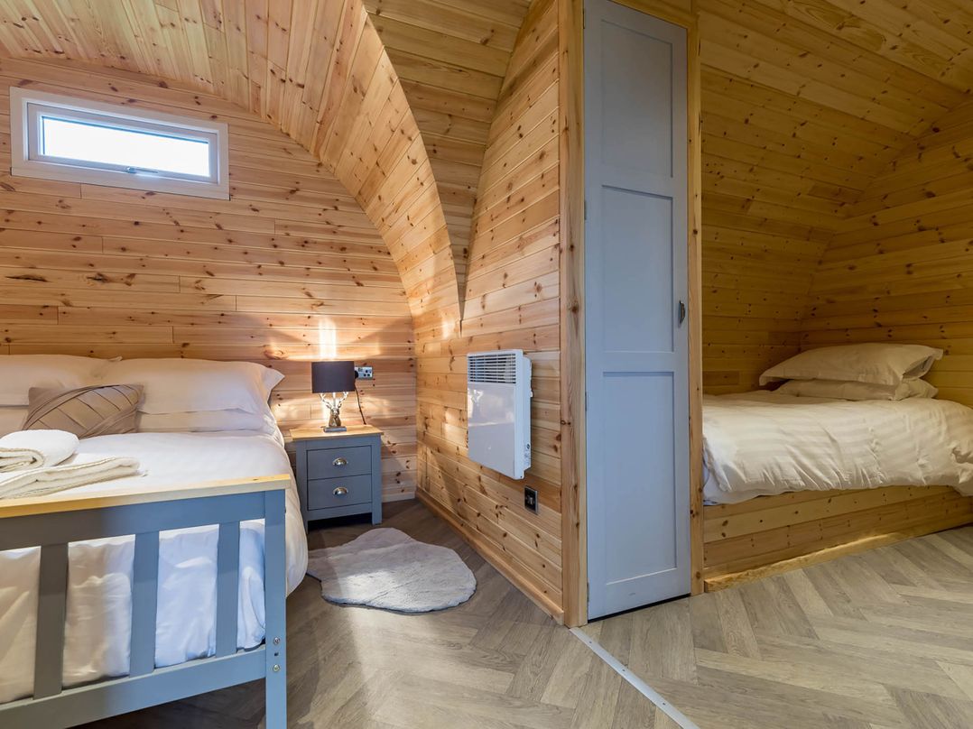 The Lodge at Brambles Farm Sleeps 4  Hot Tub