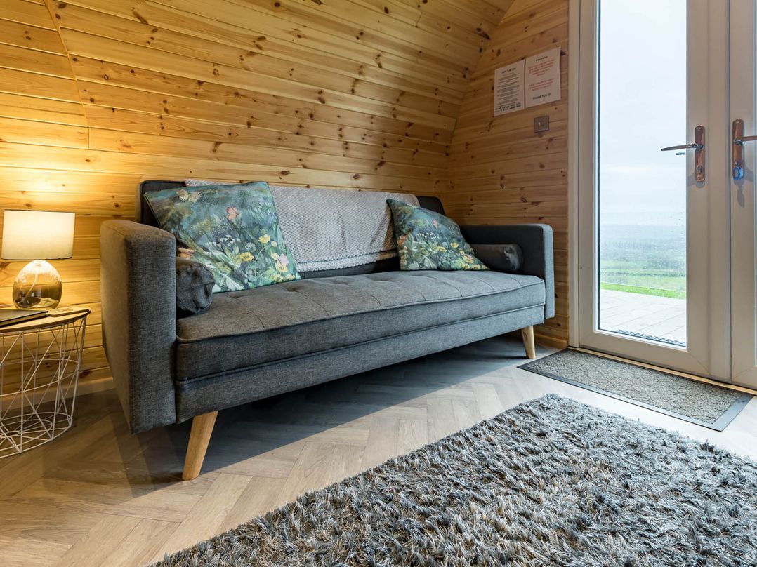 The Lodge at Brambles Farm Sleeps 4  Hot Tub