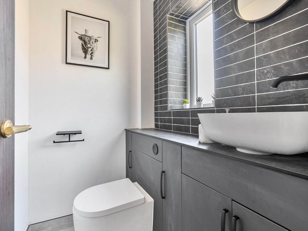 Aylesbury Sleeps 6 Parking Central Location