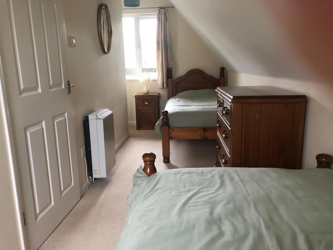 Cosy 3 Bedroom House on Cornish estate with pool