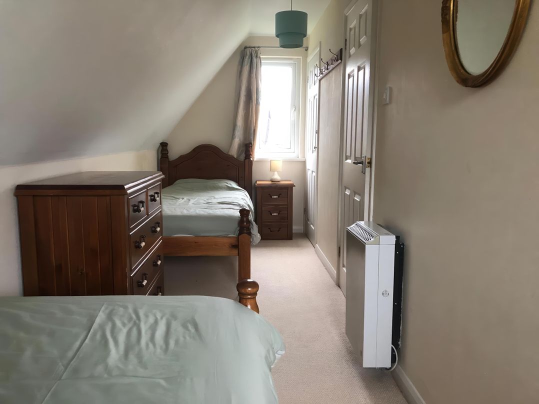 Cosy 3 Bedroom House on Cornish estate with pool