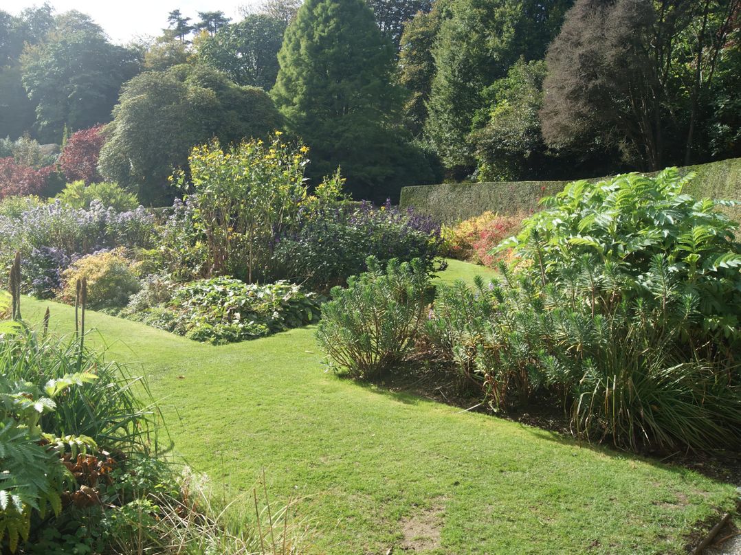 Cosy 3 Bedroom House on Cornish estate with pool