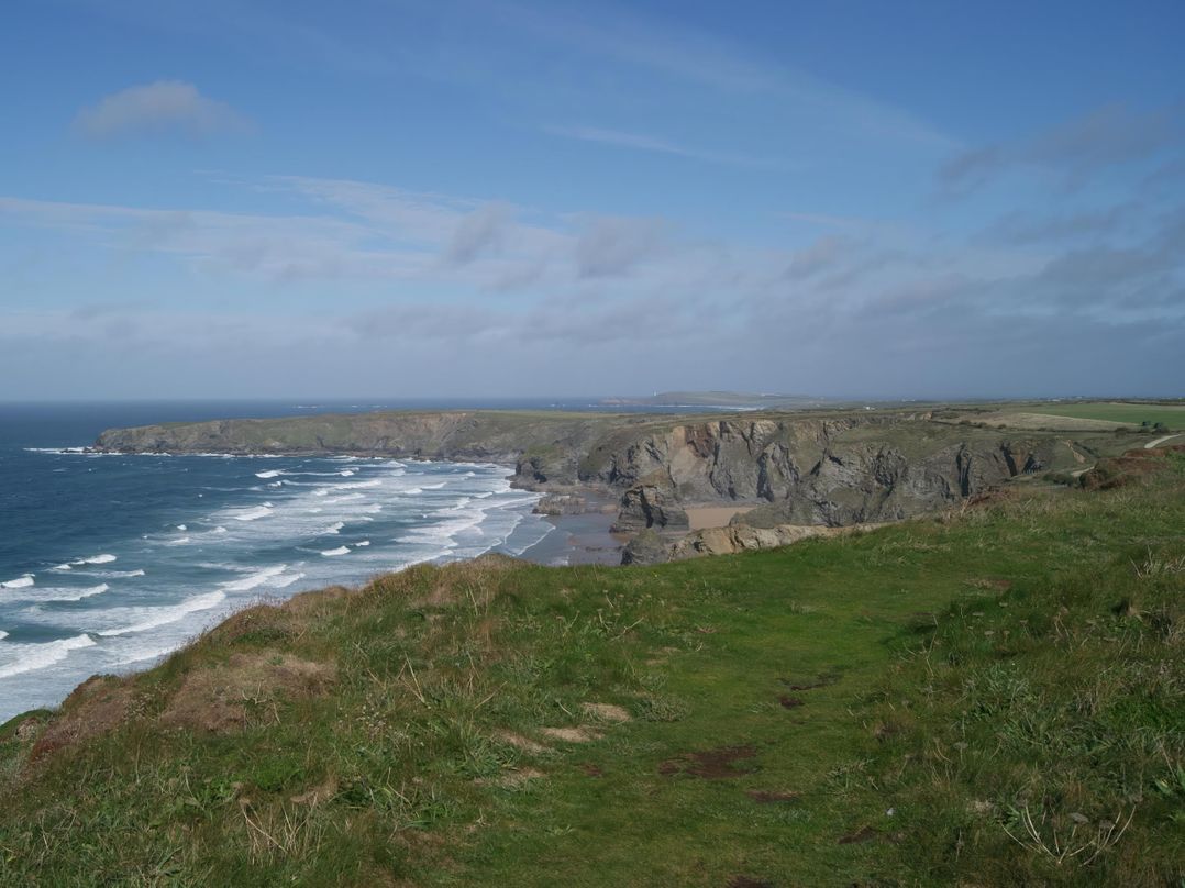 Cosy 3 Bedroom House on Cornish estate with pool