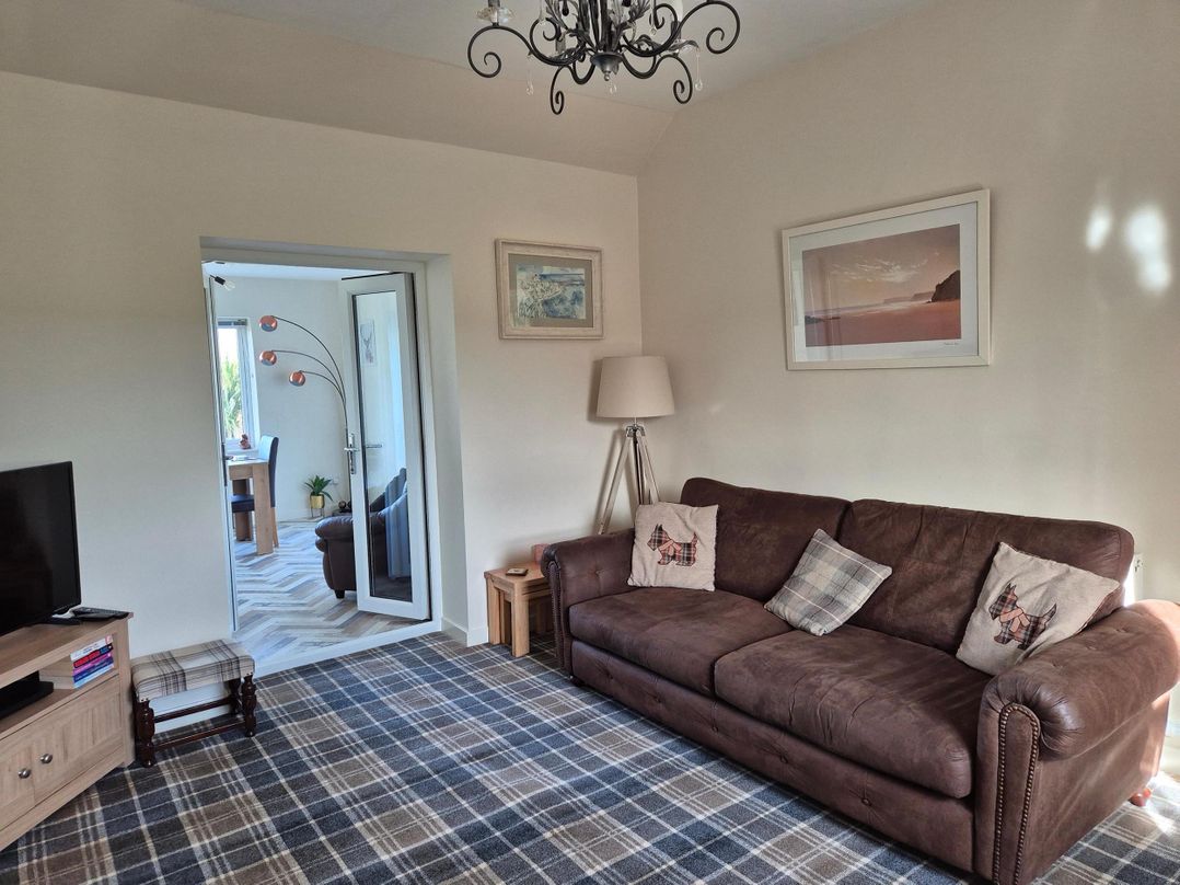 Beautiful 2Bed semi rural cottage enclosed garden