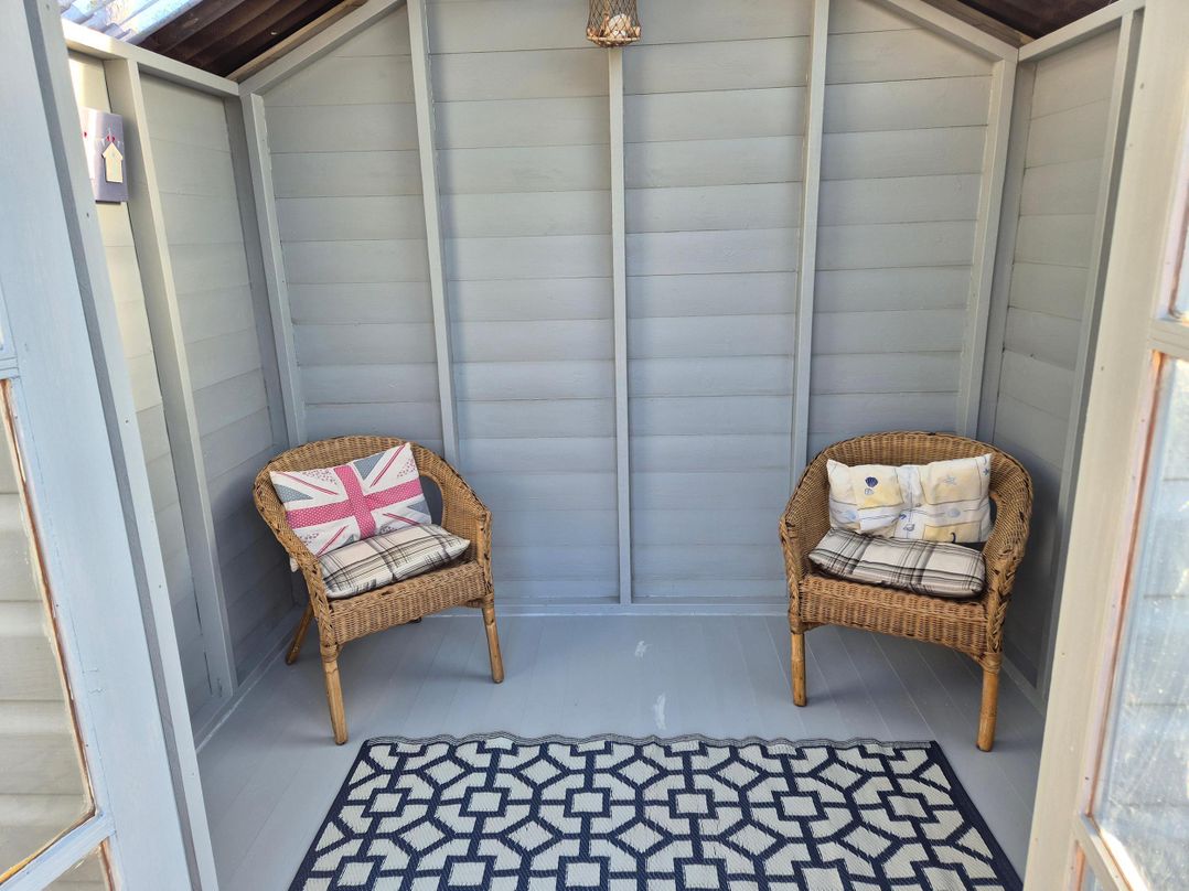 Beautiful 2Bed semi rural cottage enclosed garden