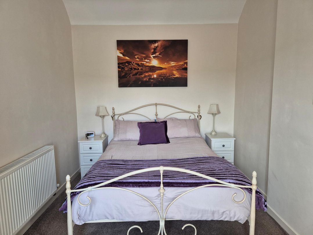 Beautiful 2Bed semi rural cottage enclosed garden