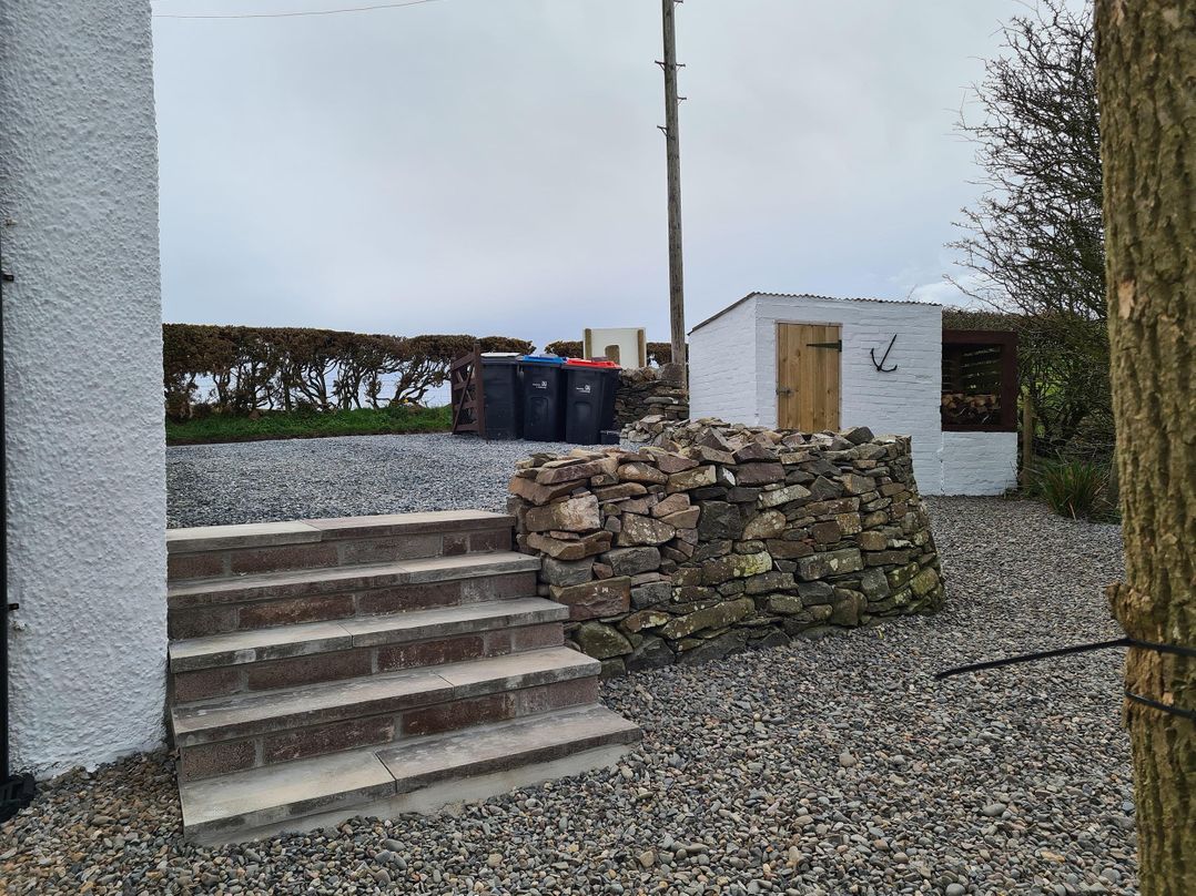 Beautiful 2Bed semi rural cottage enclosed garden