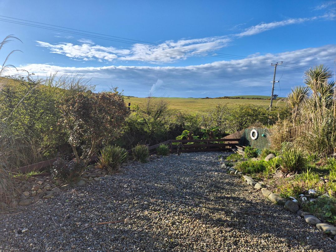 Beautiful 2Bed semi rural cottage enclosed garden